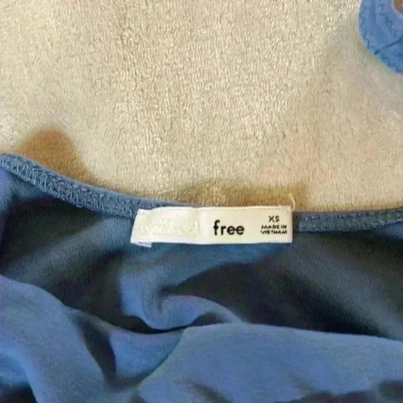 WILFRED FREE Sports Bra Womens Size XS Blue  Lightweight Wireless - Picture 2 of 3